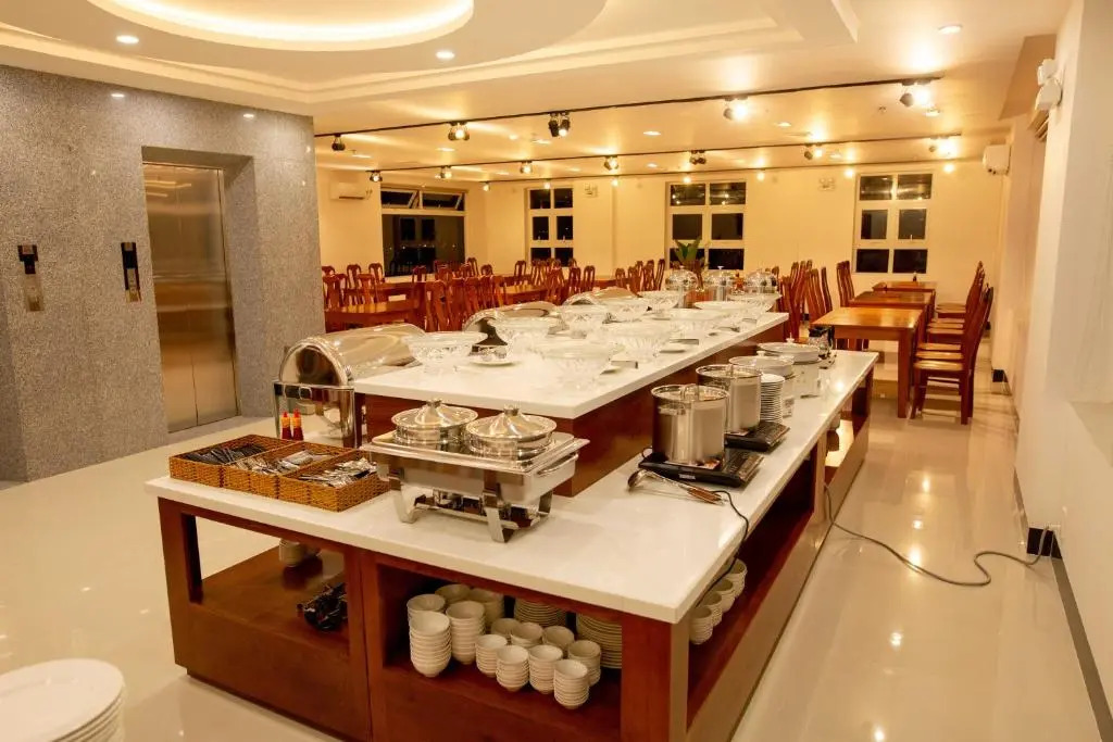 Куинён: Thanh Van Hotel