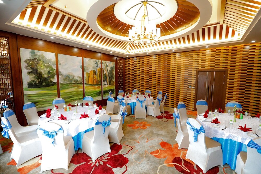 Бакнинь: Grand Phoenix Hotel Bac Ninh