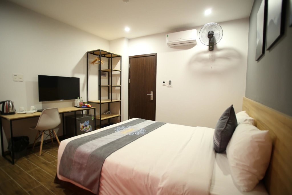 Хаулок: Kingsales Hotel