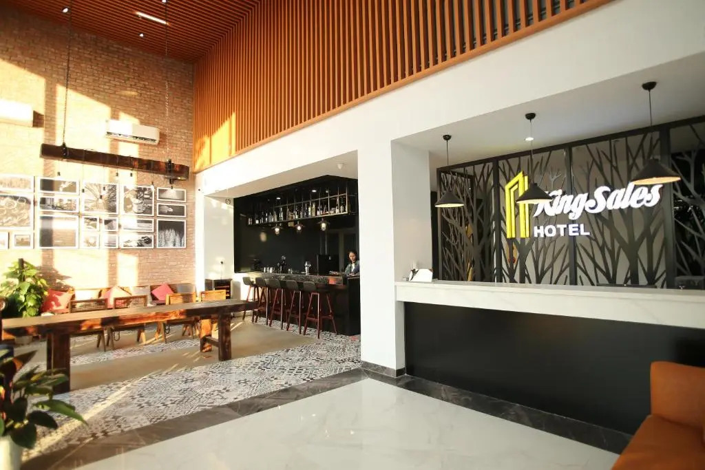 Хаулок: Kingsales Hotel