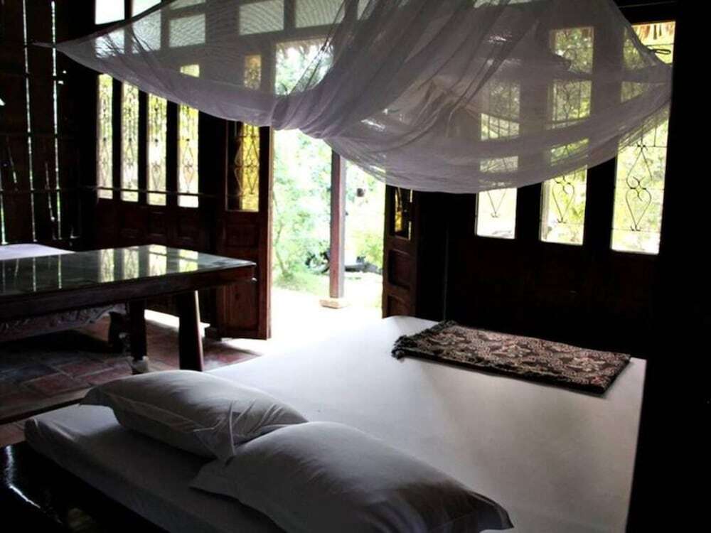 Бенче: Peaceful Homestay in the Middle of Fruit Garden - Room With two Double Beds