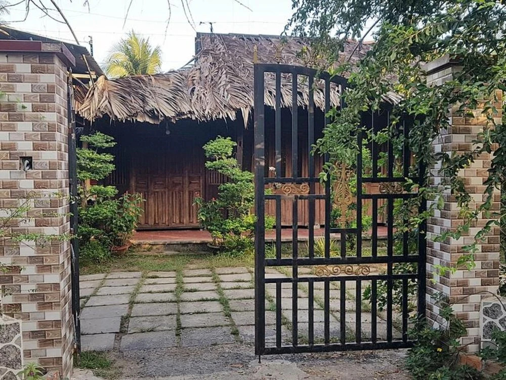 Бенче: Peaceful Homestay in the Middle of Fruit Garden - Room With two Double Beds