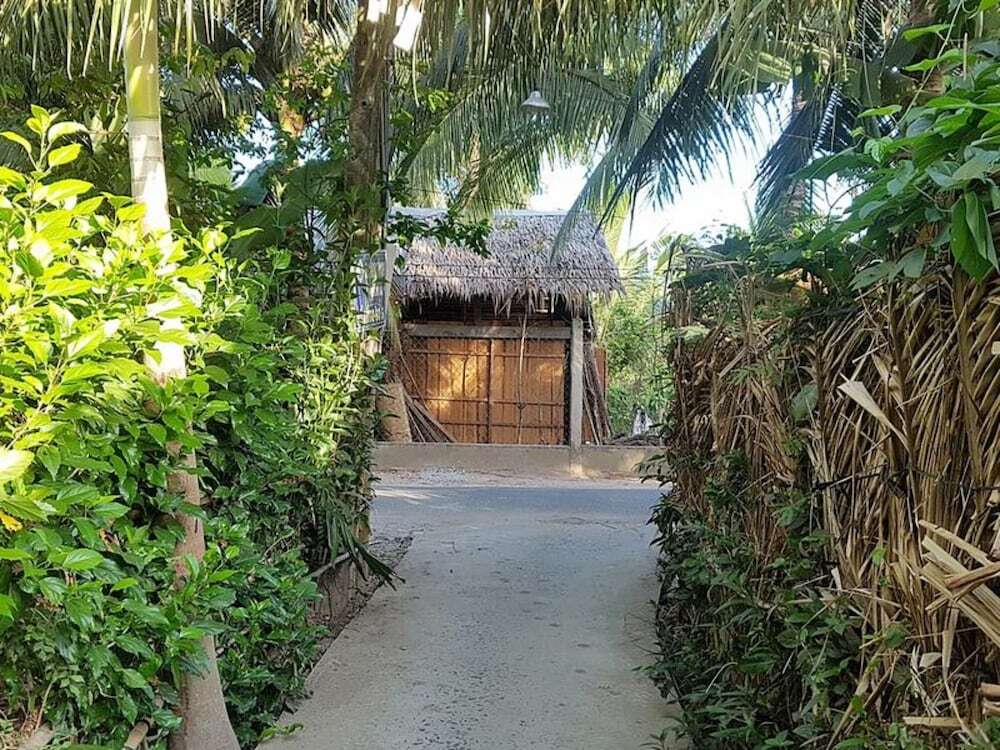 Бенче: Peaceful Homestay in the Middle of Fruit Garden - Room With two Double Beds