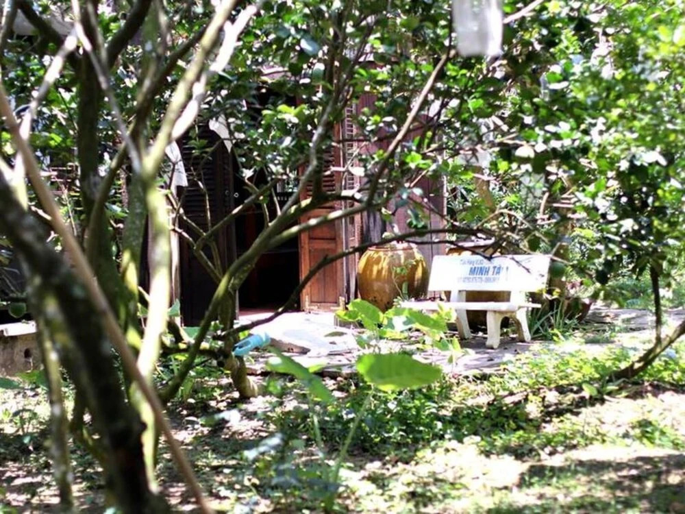 Бенче: Peaceful Homestay in the Middle of Fruit Garden - Room With Public Restroom
