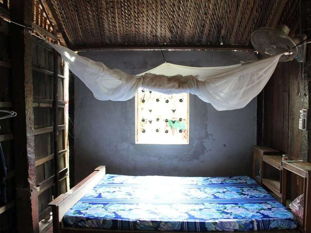 Бенче: Peaceful Homestay in the Middle of Fruit Garden - Room With Four Double Beds