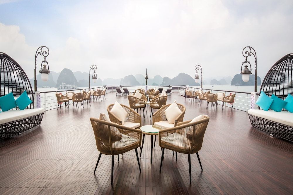 Халонг: Ambassador Cruise Halong Bay