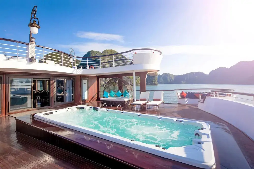 Халонг: Ambassador Cruise Halong Bay