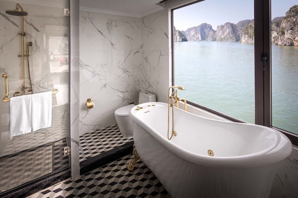 Халонг: Ambassador Cruise Halong Bay