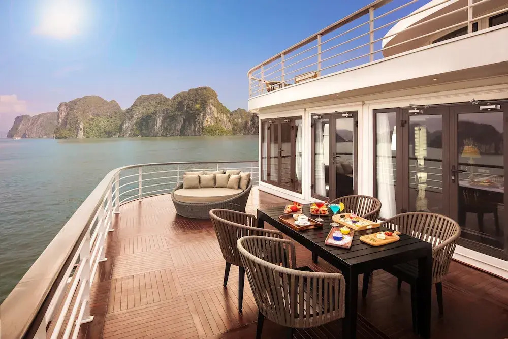 Халонг: Ambassador Cruise Halong Bay