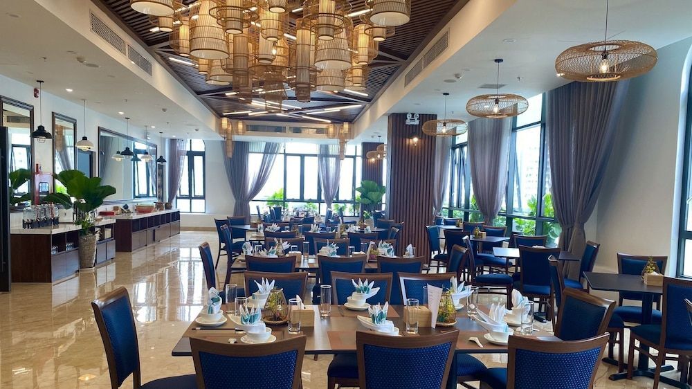 Халонг: Halong Hideaway Hotel