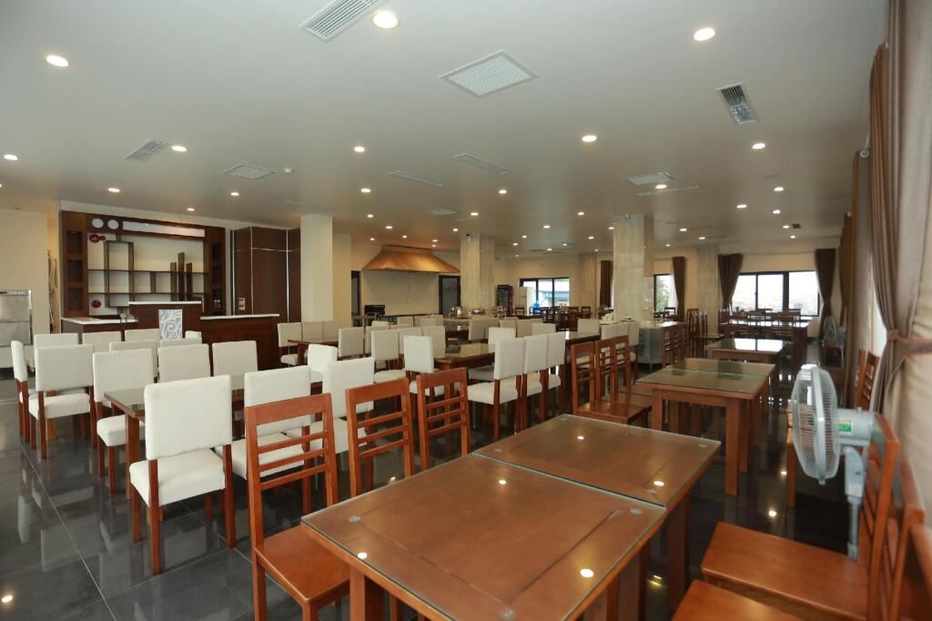 Халонг: Dayth Hotel