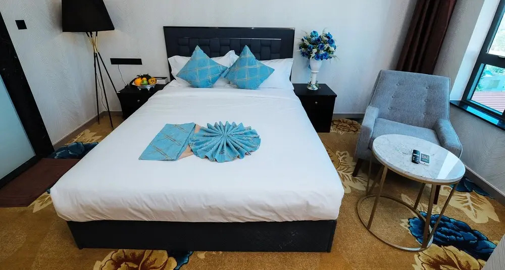 Тхузаумот: Diamond Hotel