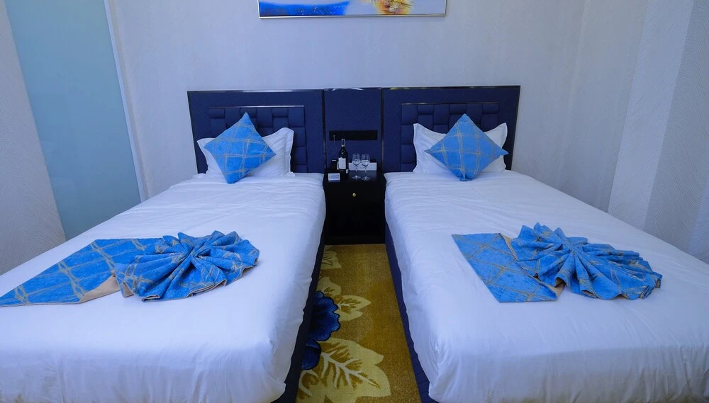Тхузаумот: Diamond Hotel