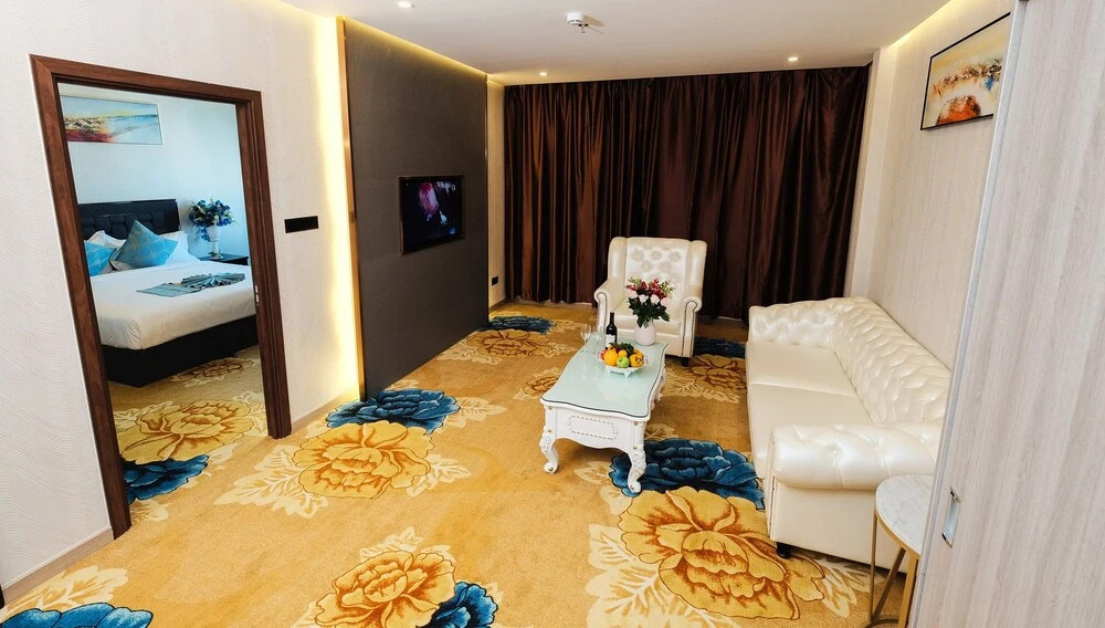 Тхузаумот: Diamond Hotel