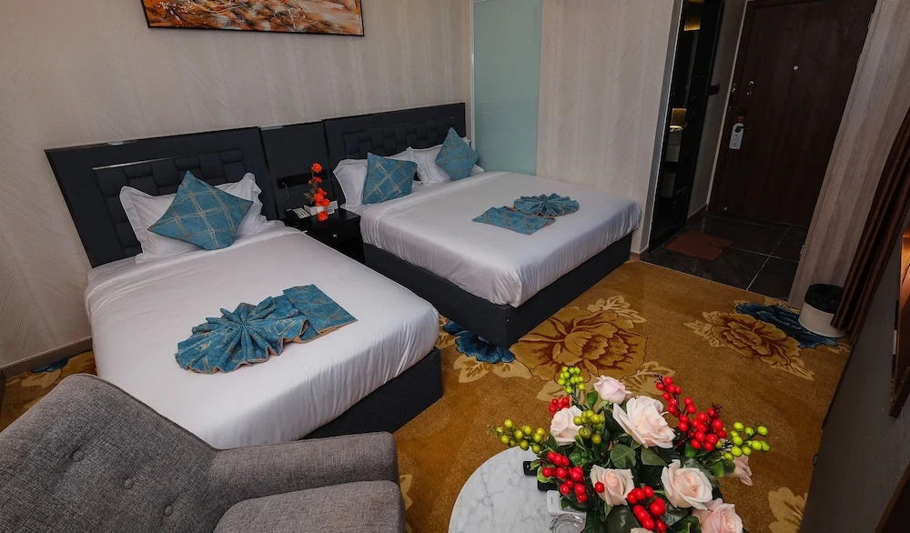 Тхузаумот: Diamond Hotel