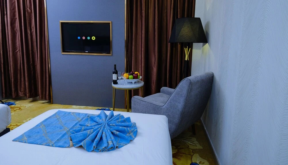 Тхузаумот: Diamond Hotel