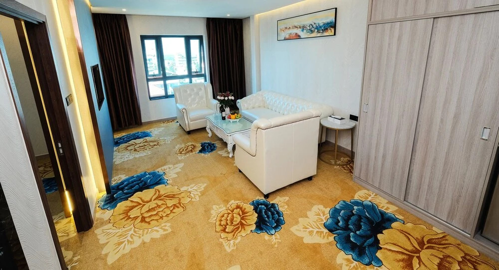 Тхузаумот: Diamond Hotel