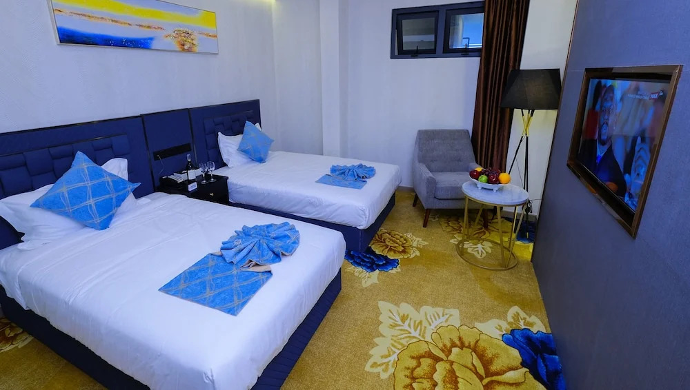 Тхузаумот: Diamond Hotel
