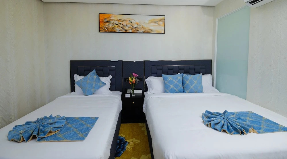 Тхузаумот: Diamond Hotel