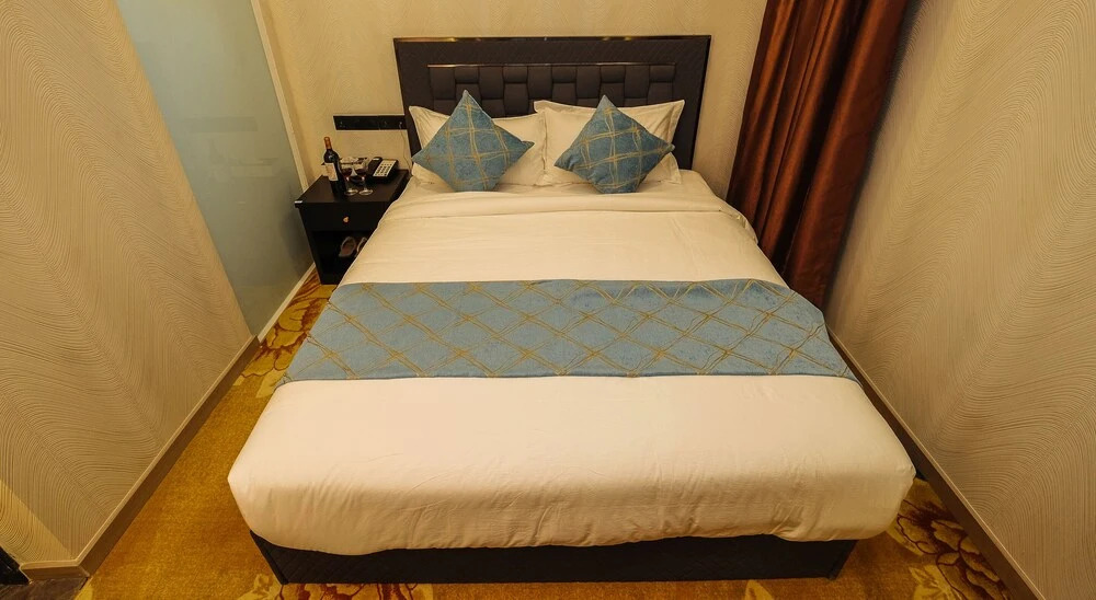Тхузаумот: Diamond Hotel