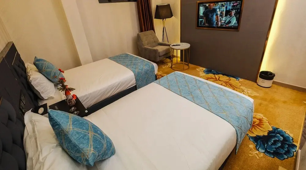 Тхузаумот: Diamond Hotel