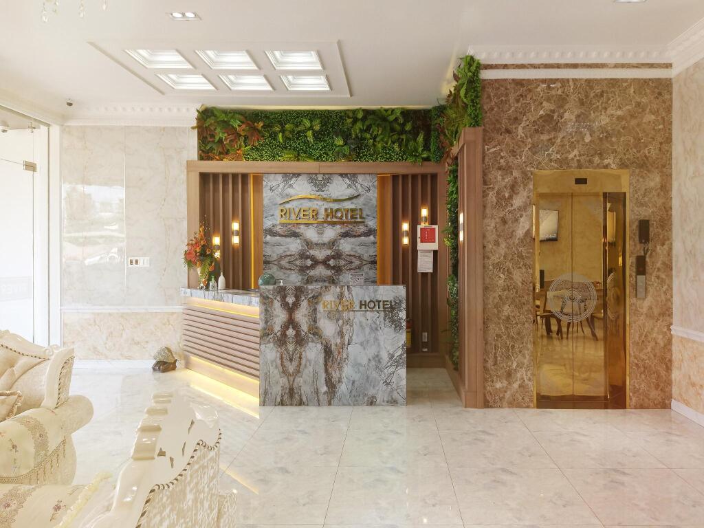 Лиен Нгха: River Hotel