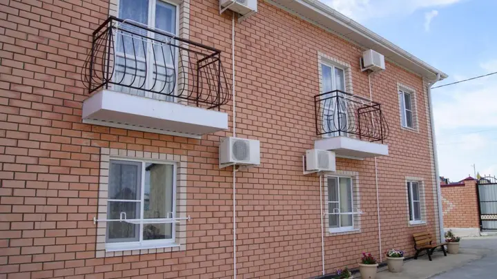 Голубицкая: Jardine Guest House