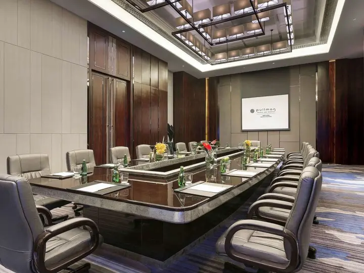 Яньтай: Pullman Yantai Center