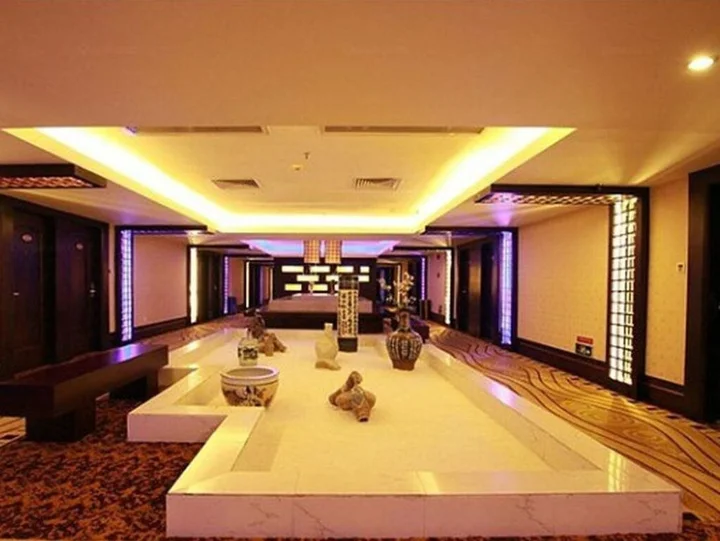 Чжухай: Jin Yu Hotel (Zhuhai Gongbei Port Pedestrian Street)