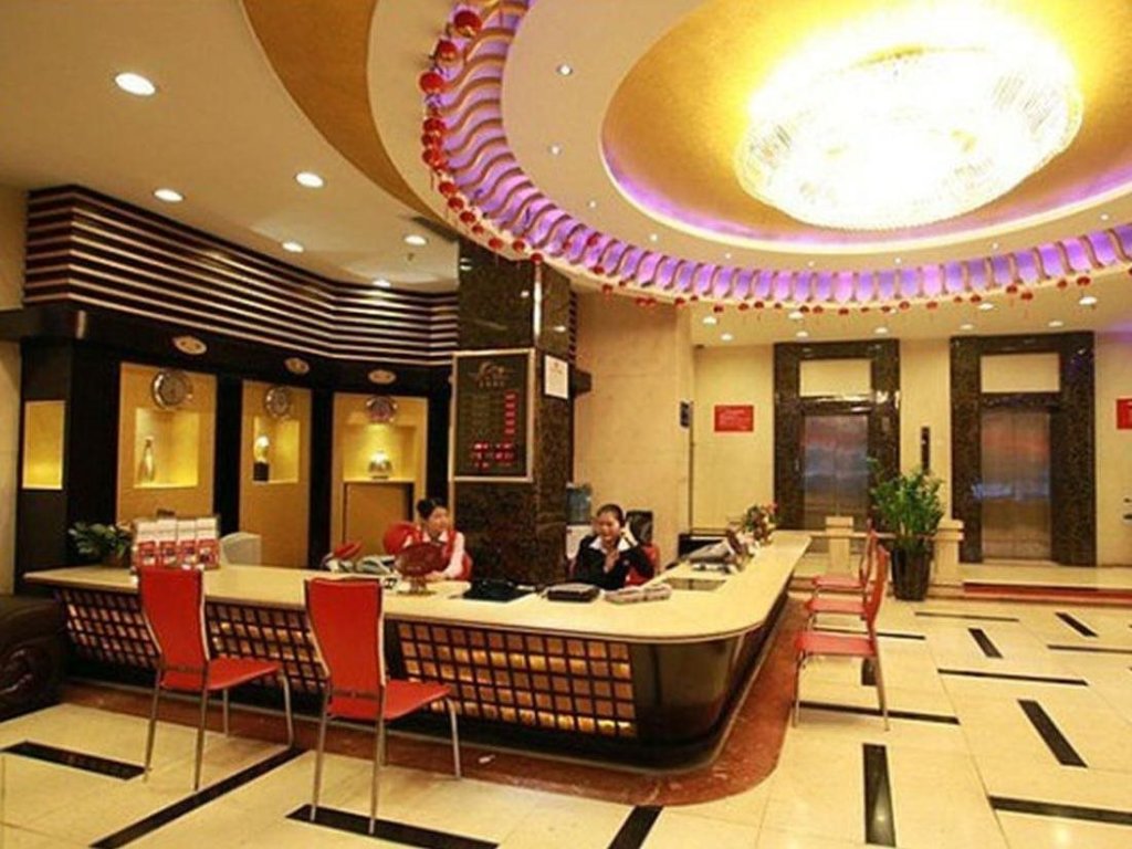 Чжухай: Jin Yu Hotel (Zhuhai Gongbei Port Pedestrian Street)