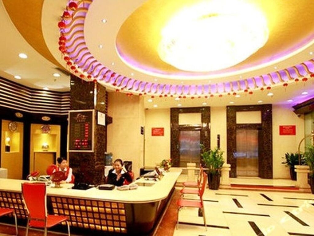Чжухай: Jin Yu Hotel (Zhuhai Gongbei Port Pedestrian Street)
