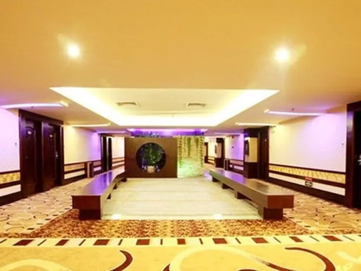 Чжухай: Jin Yu Hotel (Zhuhai Gongbei Port Pedestrian Street)