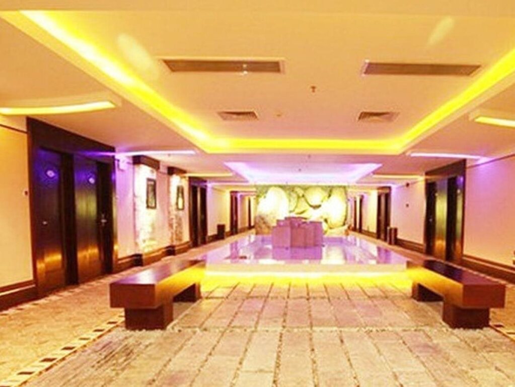 Чжухай: Jin Yu Hotel (Zhuhai Gongbei Port Pedestrian Street)