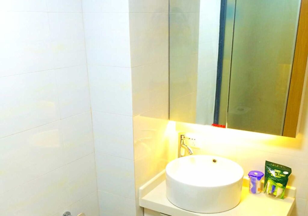 Чжухай: Lizhou Hotel (Gongbei Port Light Rail Station)