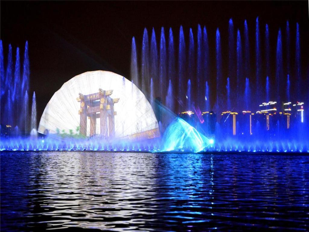 Кайфын: 7 Days Premium Hotel Kaifeng Songcheng Road Jingxi