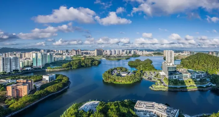 Янгиианг: HUALUXE Hotels & Resorts Yangjiang City Center by IHG
