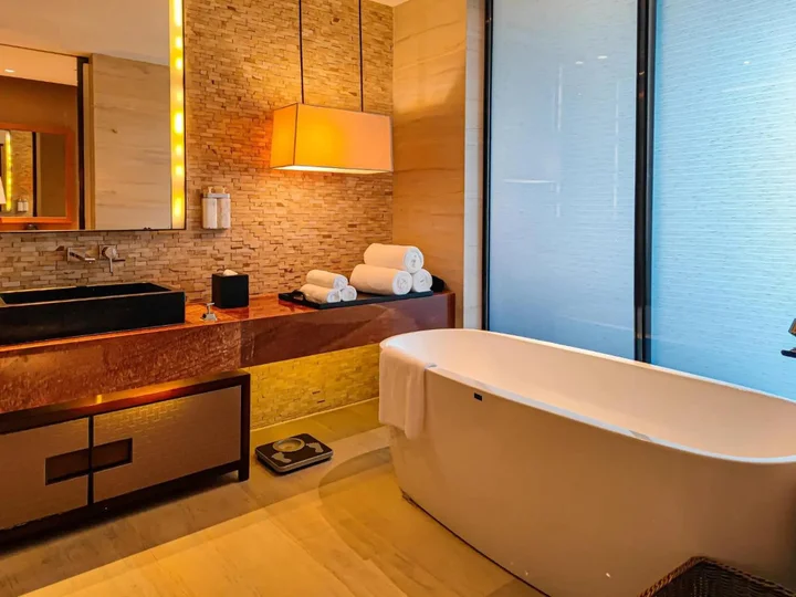 Янгиианг: HUALUXE Hotels & Resorts Yangjiang City Center by IHG