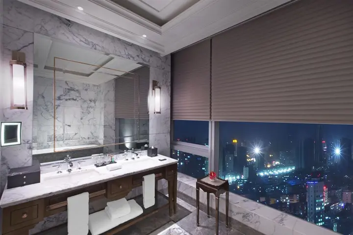 Ухань: Sheraton Grand Wuhan Hankou Hotel