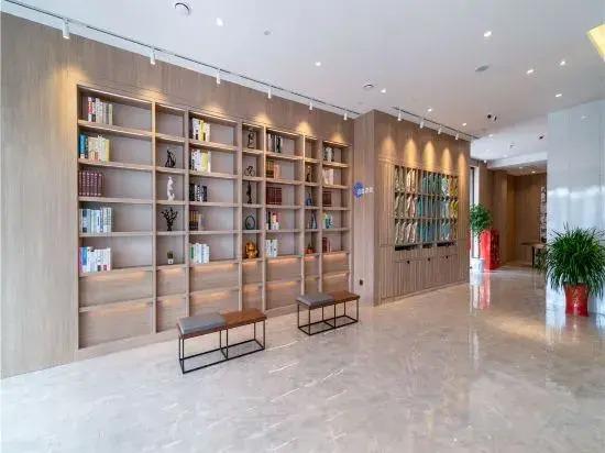 Ухань: HanTing Premium Hotel (Wuhan Five Rings Sports Center Etouwan)