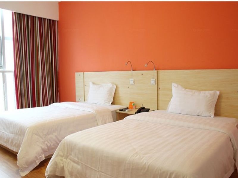 Чэнду: 7 Days Inn Chengdu Huayang Center Branch