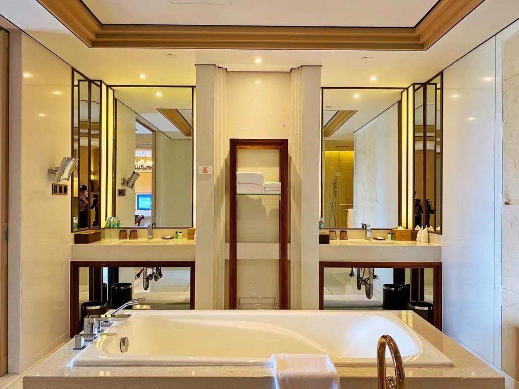 Цзинхун: Sheraton Grand Xishuangbanna Hotel