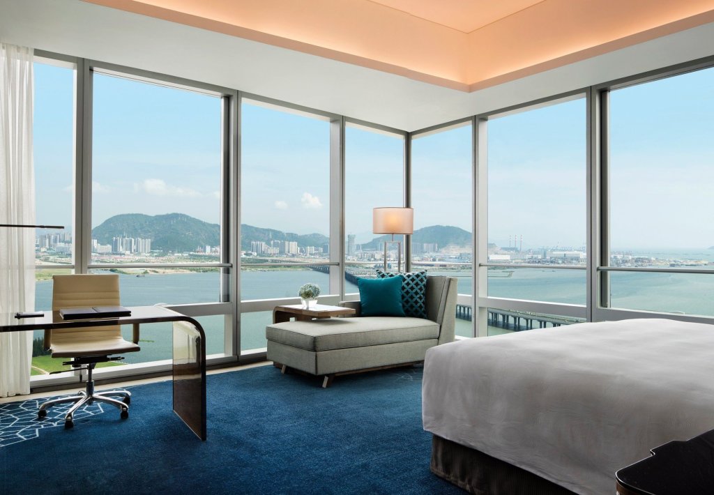 Шэньчжэнь: JW Marriott Hotel Shenzhen Bao'an
