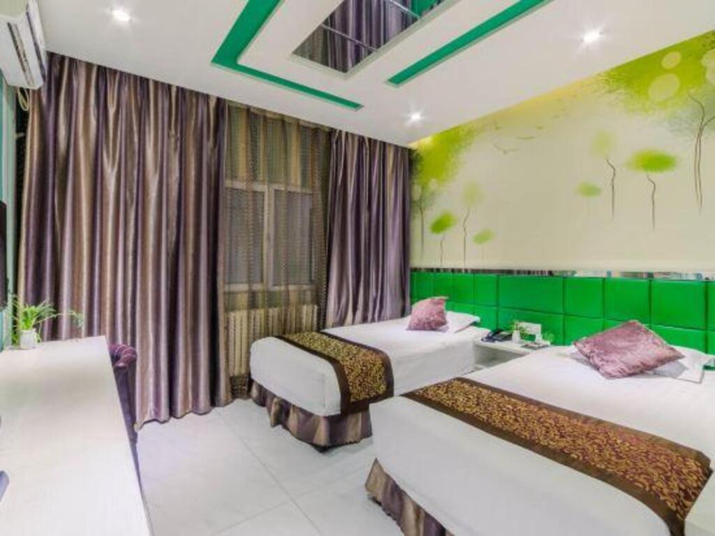 Харбин: Four Seasons Cloud Chain Hotel (Harbin Shida Night Market)