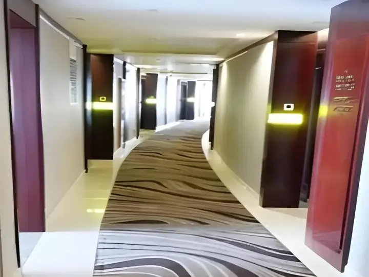 Циндао: Qingdao Huaxi Hotel