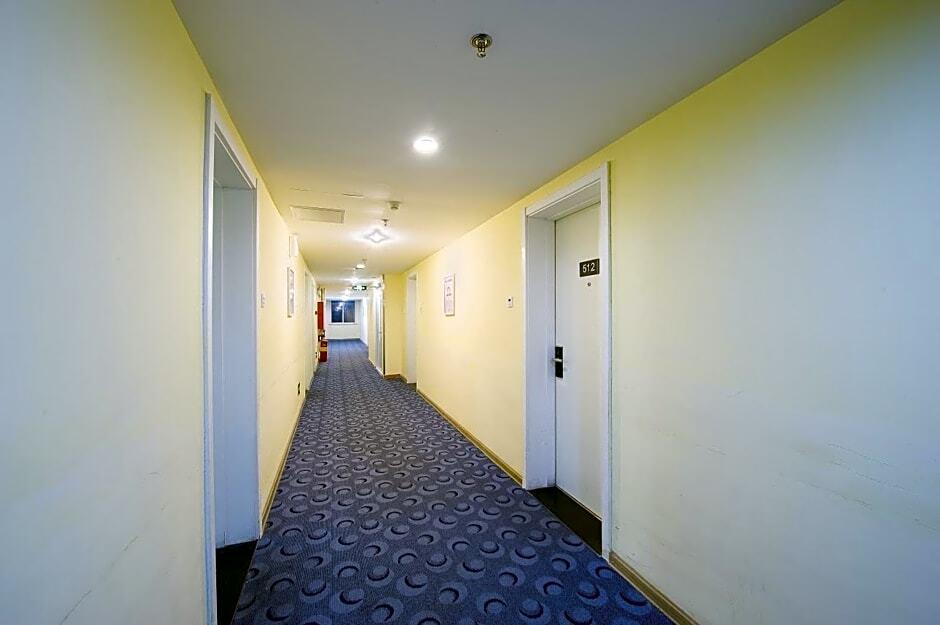 Чунцин: 7 Days Inn Chongqing Changshoutaoyuan Walking Street Center Branch