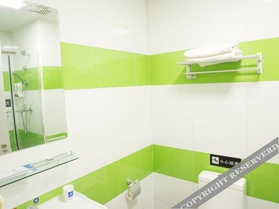 Циндао: 7 Days Inn Qingdao Development Area Xin'an Haier Industrial Park(青岛格尔德福商务酒店)