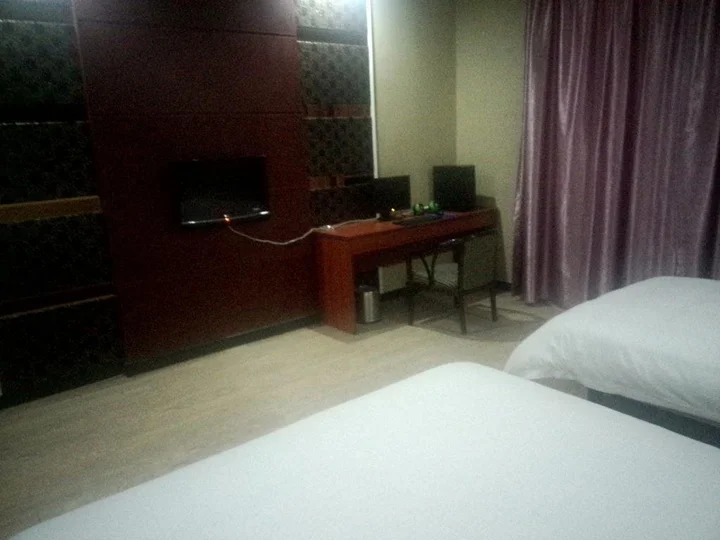 Дунгуань: Yu Hu Chun Chain Business Hotel
