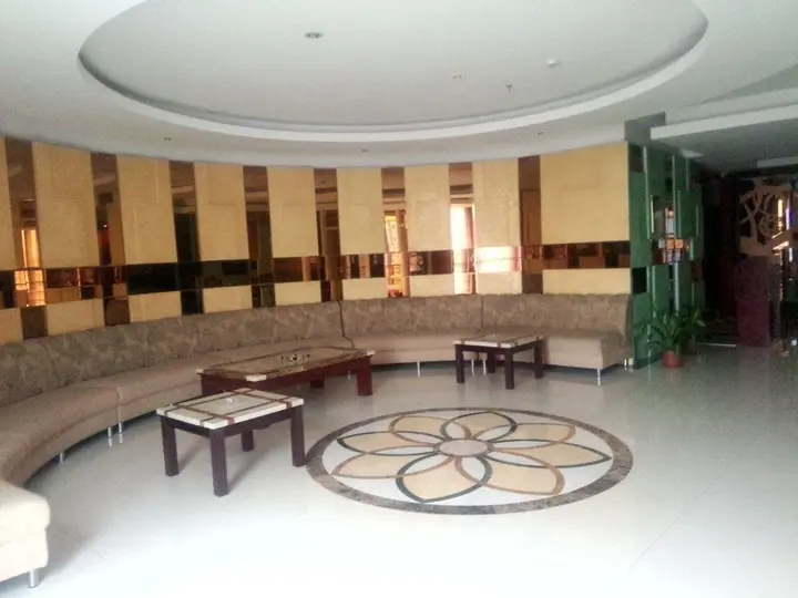 Дунгуань: Yu Hu Chun Chain Business Hotel