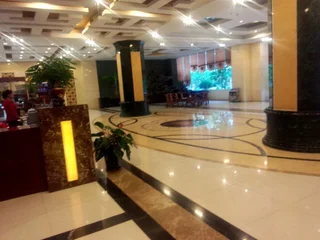 Дунгуань: Yu Hu Chun Chain Business Hotel