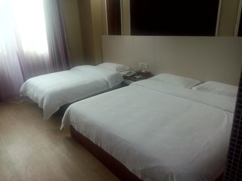 Дунгуань: Yu Hu Chun Chain Business Hotel